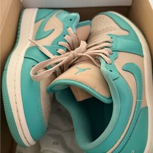 Nike Air Jordan 1 Low Sneakers